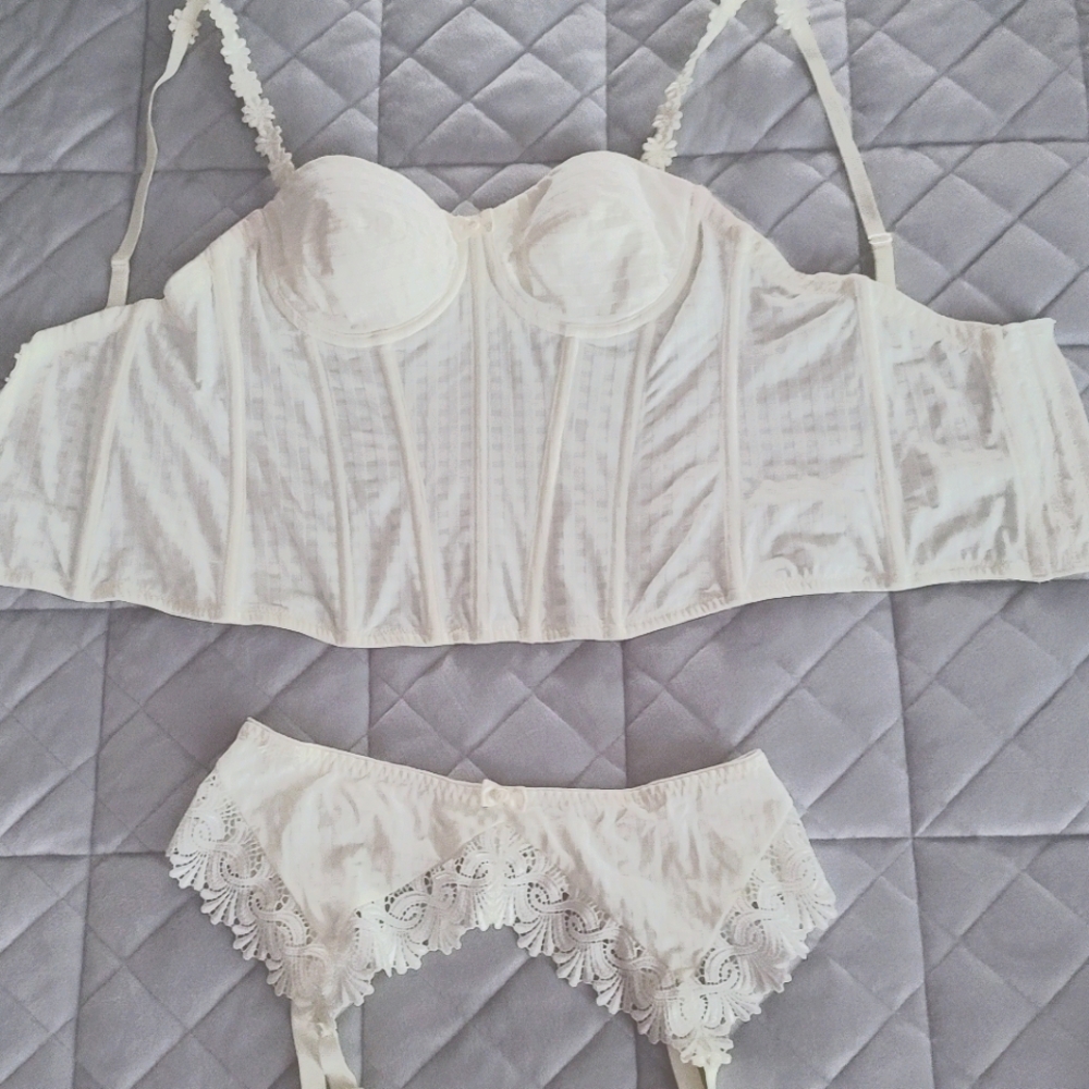 Marie Jo Haute Lingerie corsette and garter strap